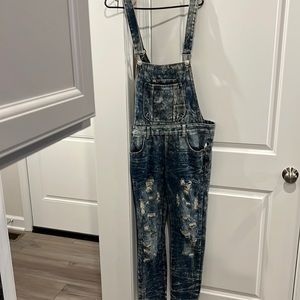 Juniors size 13 has partial tags never worn